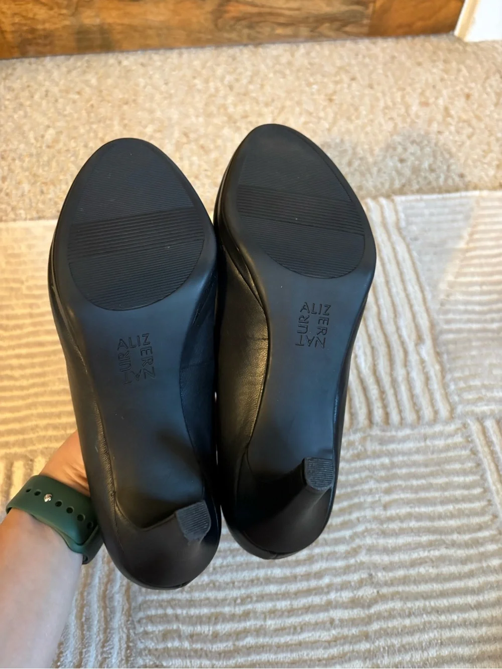 Naturalizer Black Leather Round-Toe Heels
